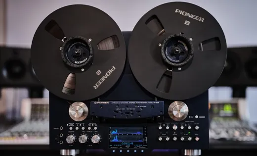 Pioneer RT-909 · Midnight Blue · Photograph 09