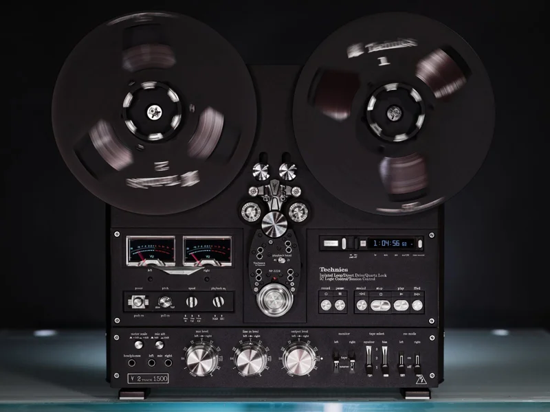 Black Technics RS-1500 with polished white-bronze controls