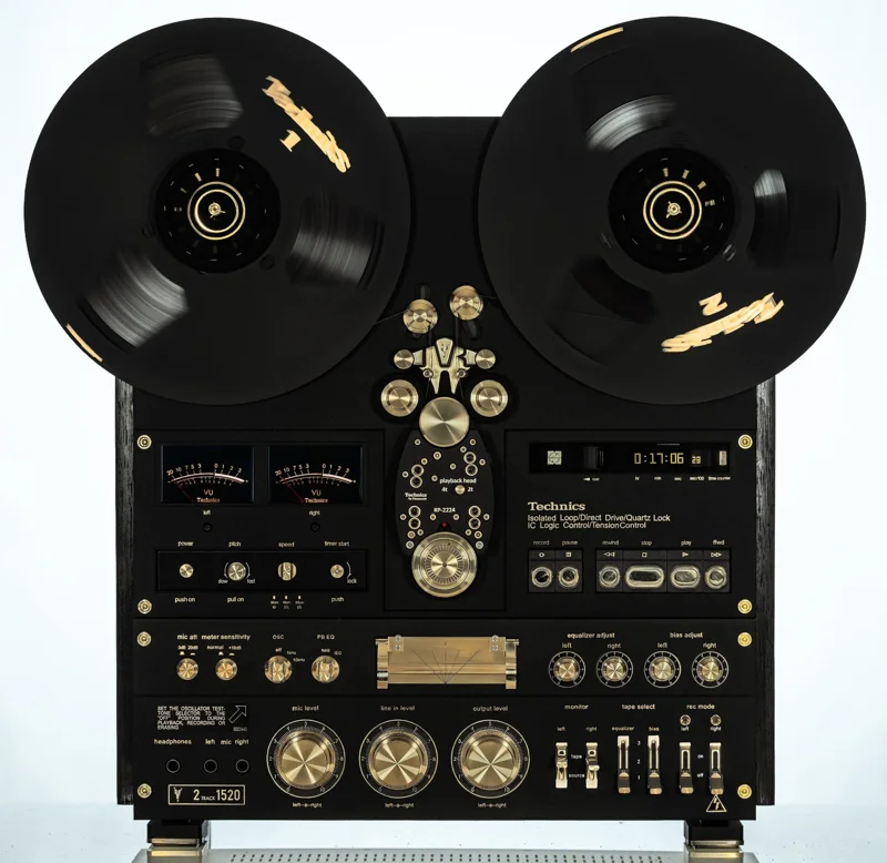 Technics RS-1520 Bronze Age with bronze reels and warm metal details